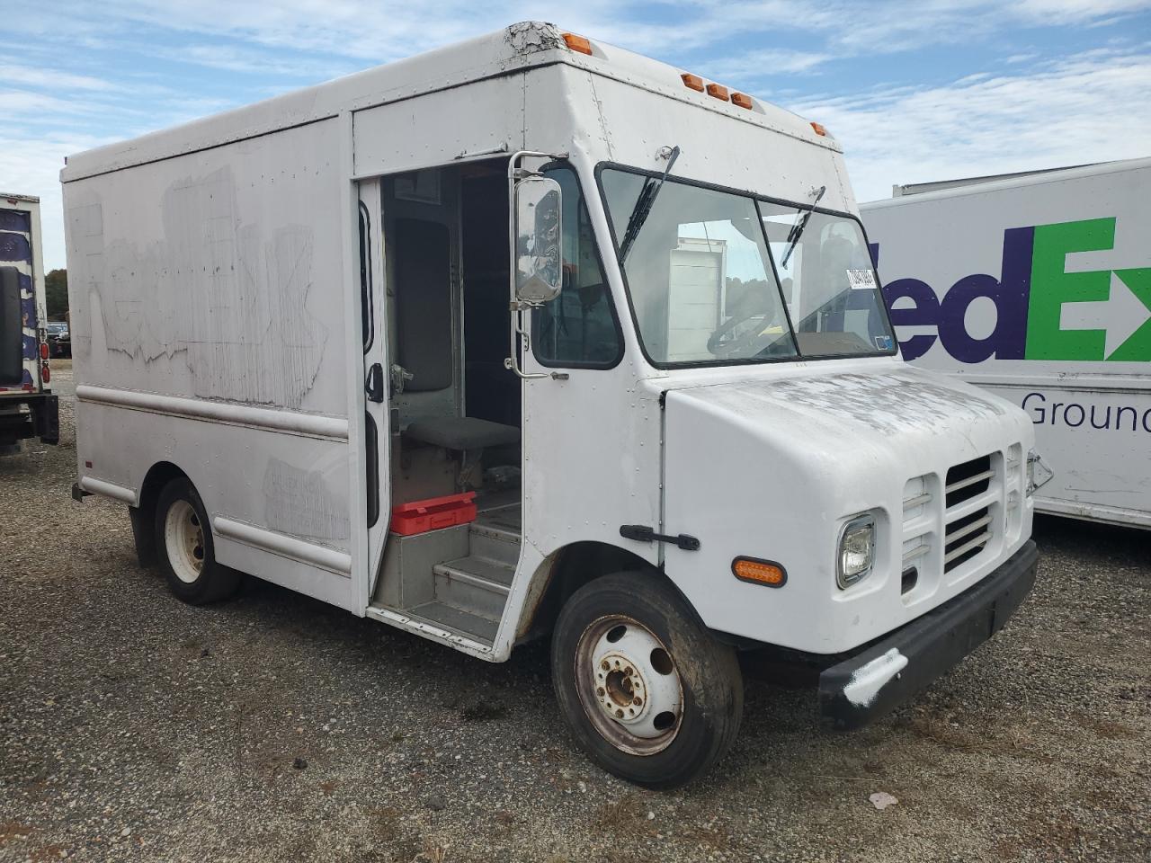 Изображение 2004 WORKHORSE CUSTOM CHASSIS FORWARD CONTROL CHASSIS P4500 2004