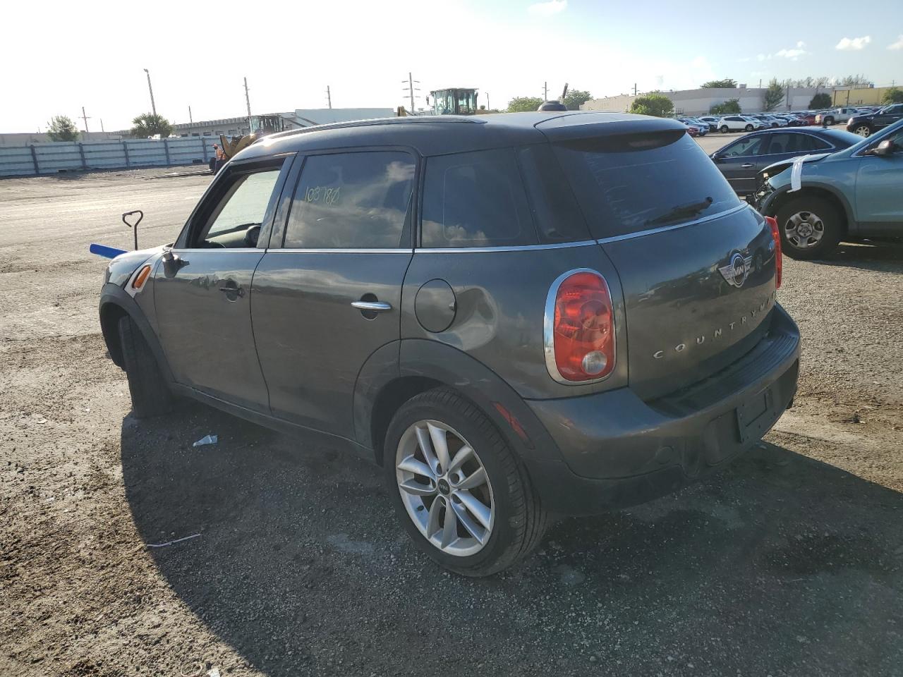 Image 2 of 2013 MINI COOPER COUNTRYMAN 2013 with VIN WMWZB3C55DWM09587