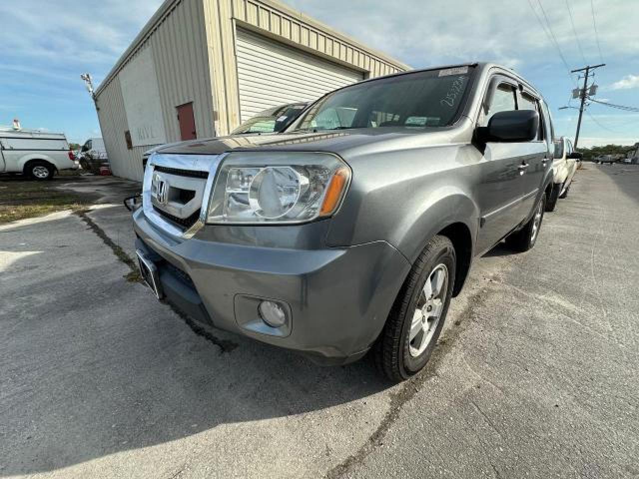 Изображение 2 2011 HONDA PILOT EXL 2011 с VIN 5FNYF4H55BB035792