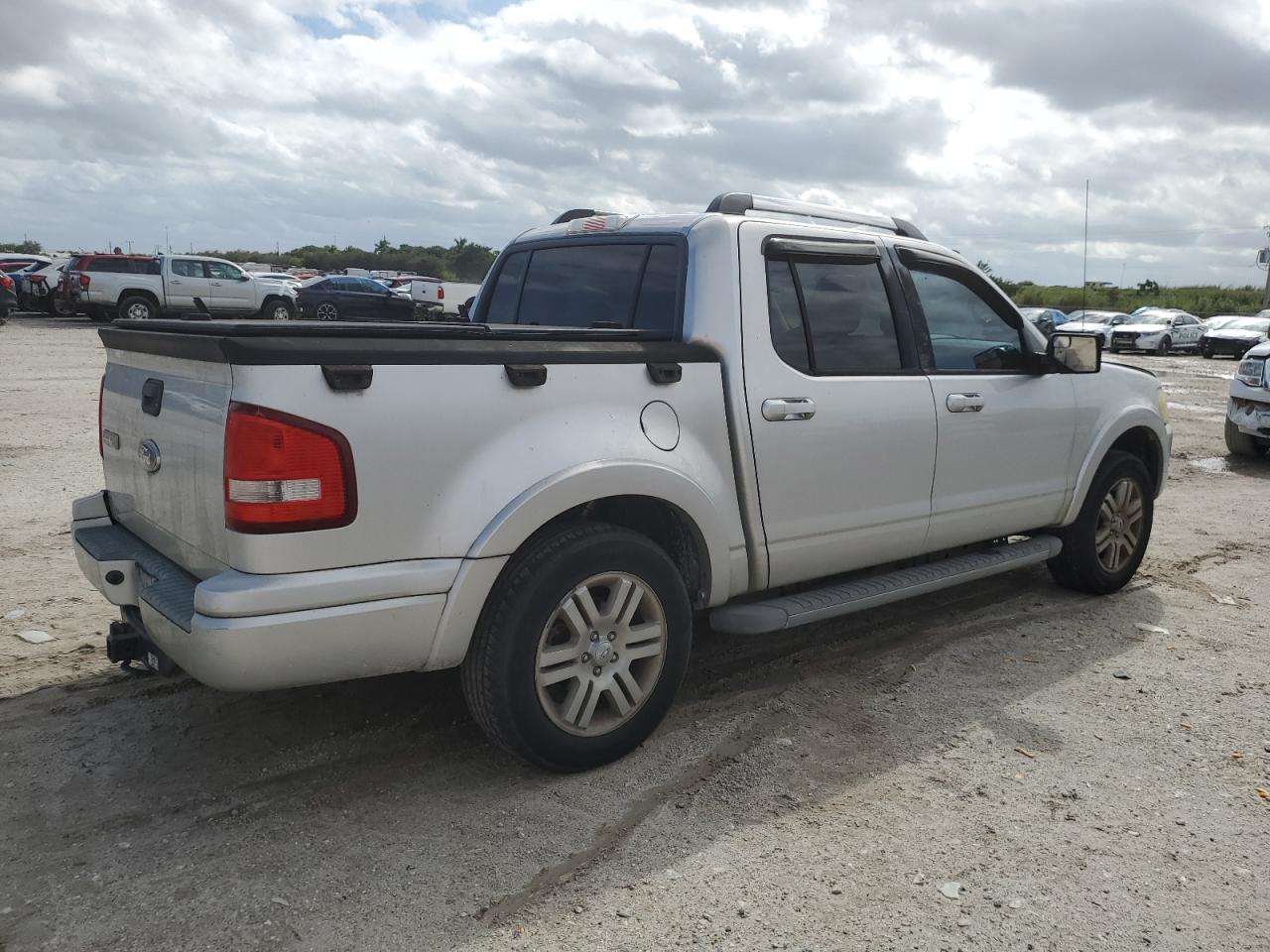 Изображение 3 2010 FORD EXPLORER SPORT TRAC LIMITED 2010 с VIN 1FMEU3DEXAUF01520