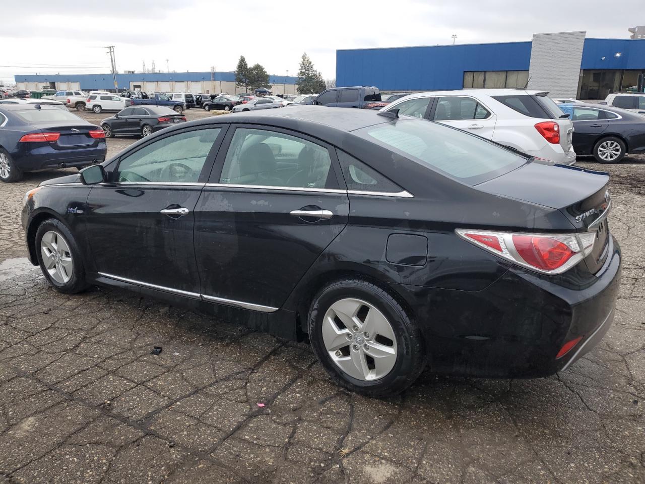 Image 2 of 2012 HYUNDAI SONATA HYBRID 2012 with VIN KMHEC4A42CA030651