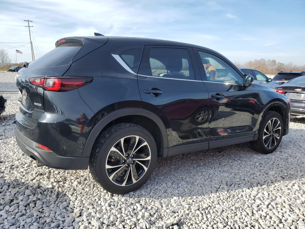 Image 3 of 2023 MAZDA CX-5 PREMIUM 2023 with VIN JM3KFBDM7P0197539