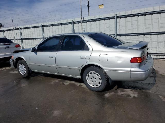 Obraz 2 z 2000 TOYOTA CAMRY CE 2000 z VIN 4T1BG22K2YU668381