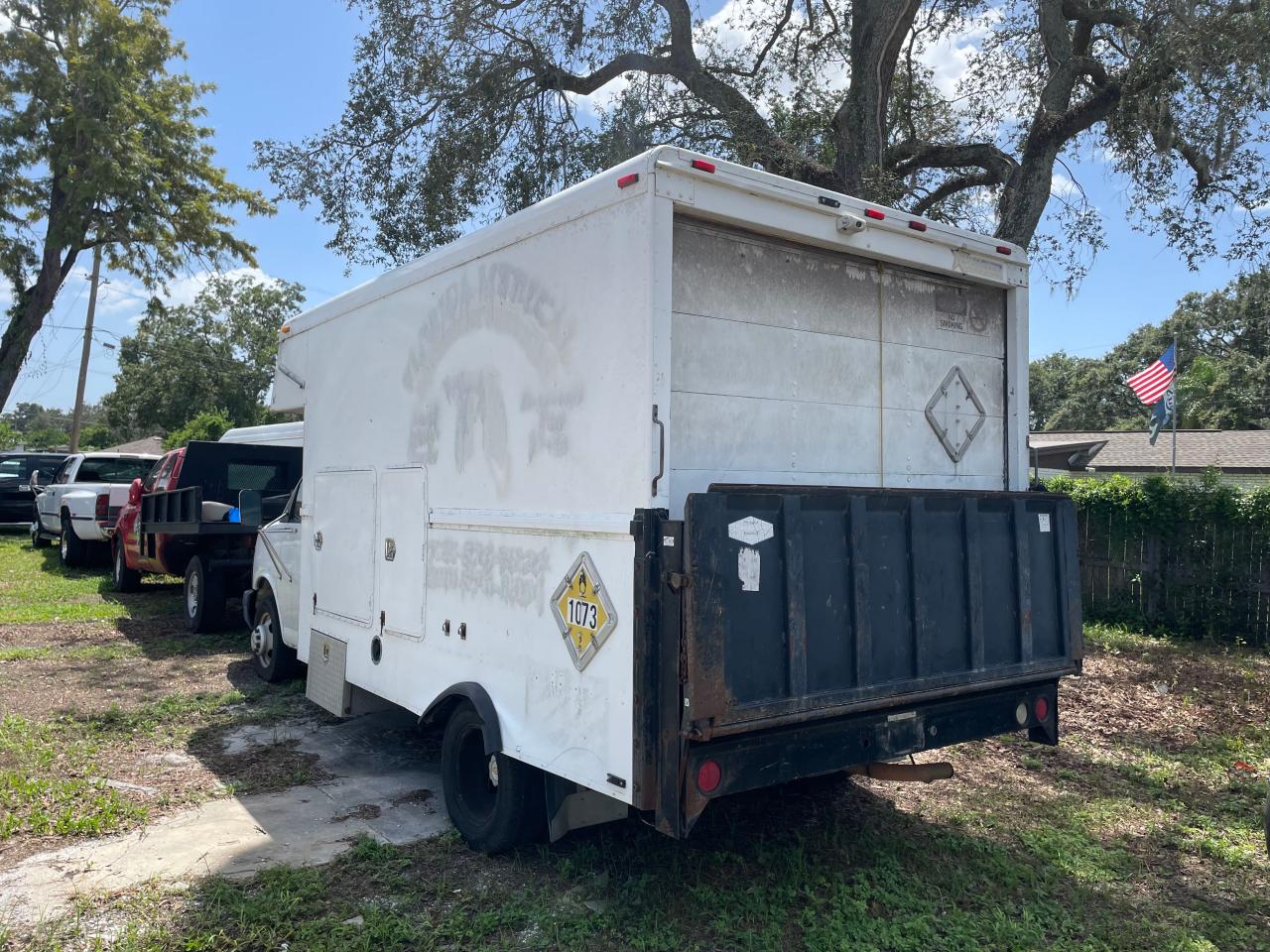 Image 3 of 2004 CHEVROLET EXPRESS G3500  2004 with VIN 1GBJG31U641198753