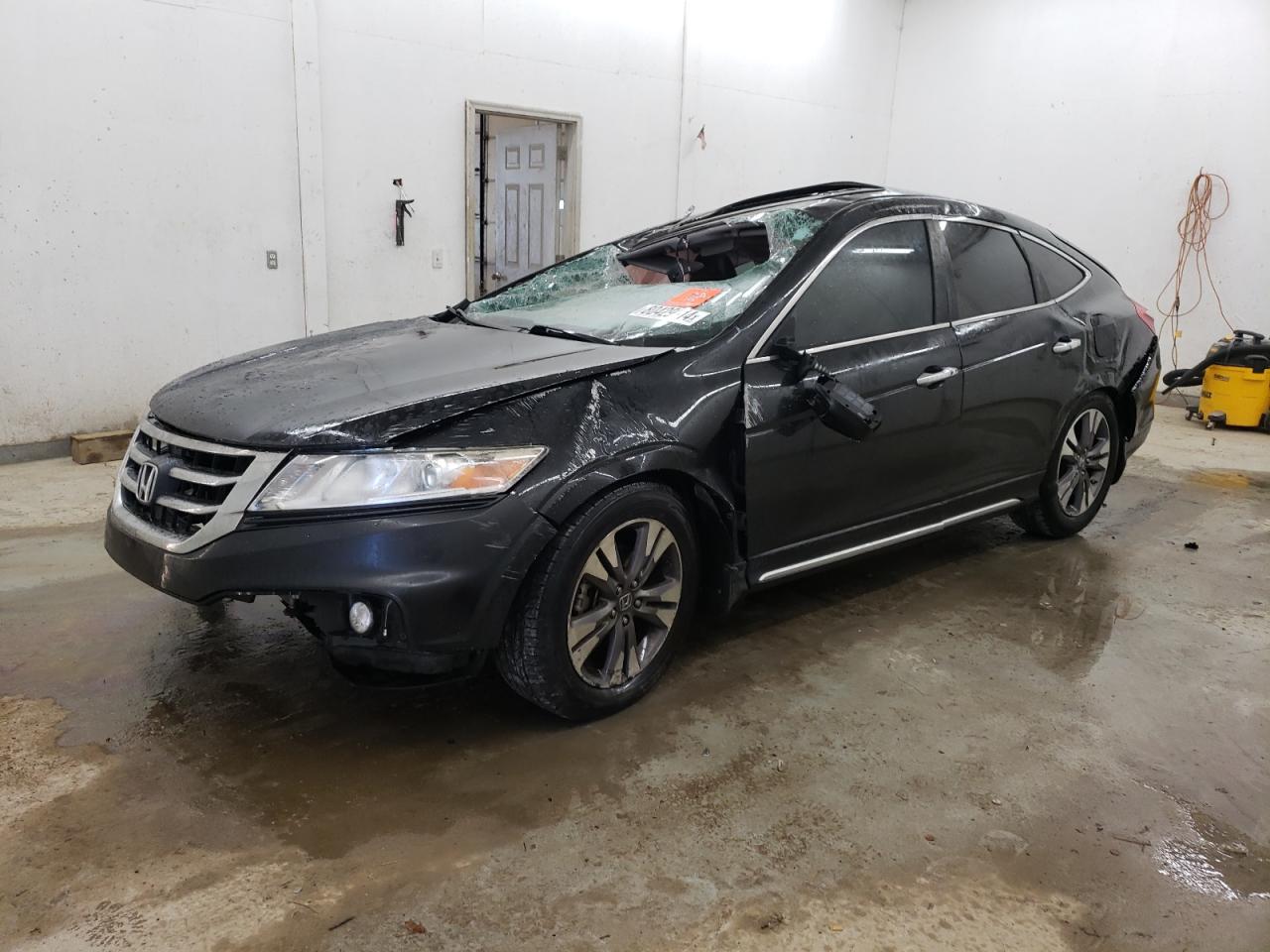 Image 1 of 2013 HONDA CROSSTOUR EXL 2013 with VIN 5J6TF1H51DL002145