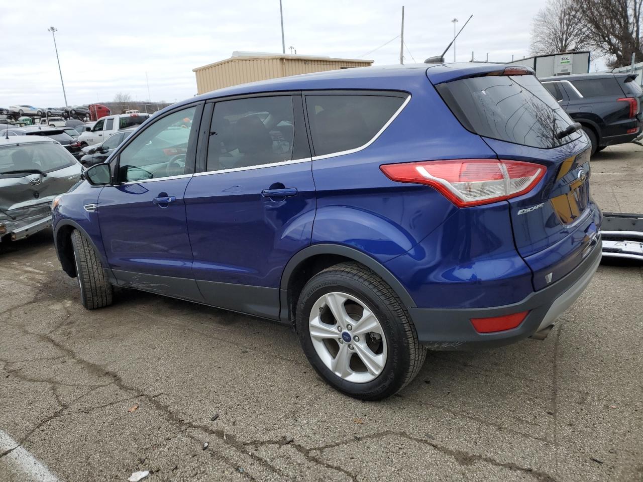 Изображение 2 2016 FORD ESCAPE SE 2016 с VIN 1FMCU0GX4GUB08897