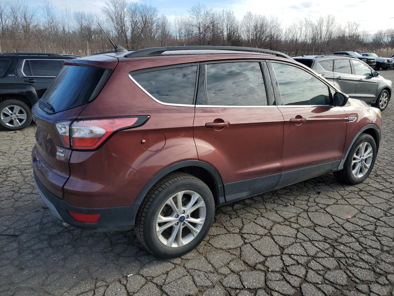 Image 3 of 2018 FORD ESCAPE SE 2018 with VIN 1FMCU0GD6JUC90681