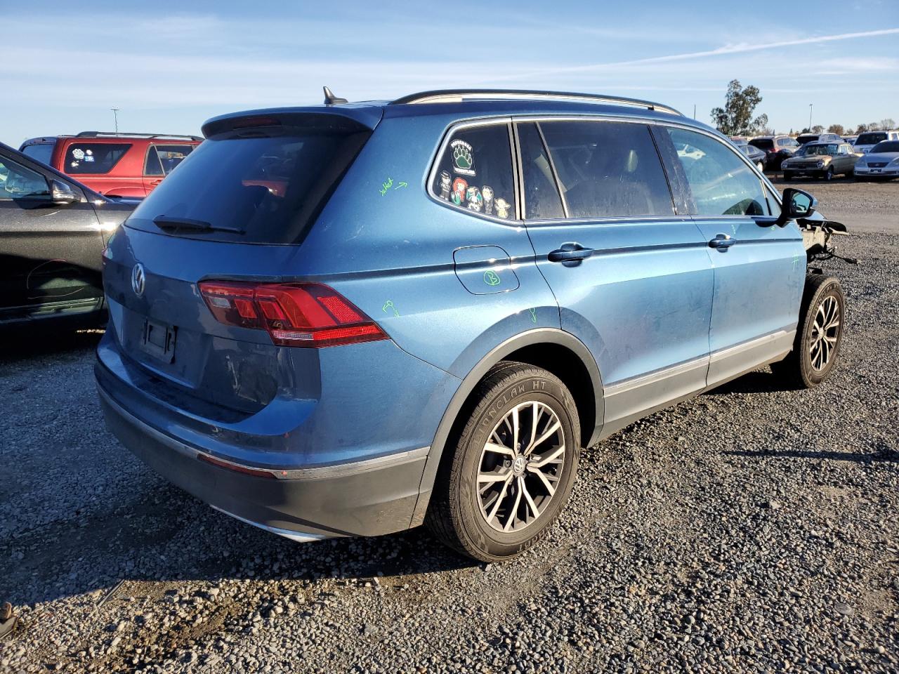 Image 3 of 2020 VOLKSWAGEN TIGUAN SE 2020 with VIN 3VV3B7AX9LM106591