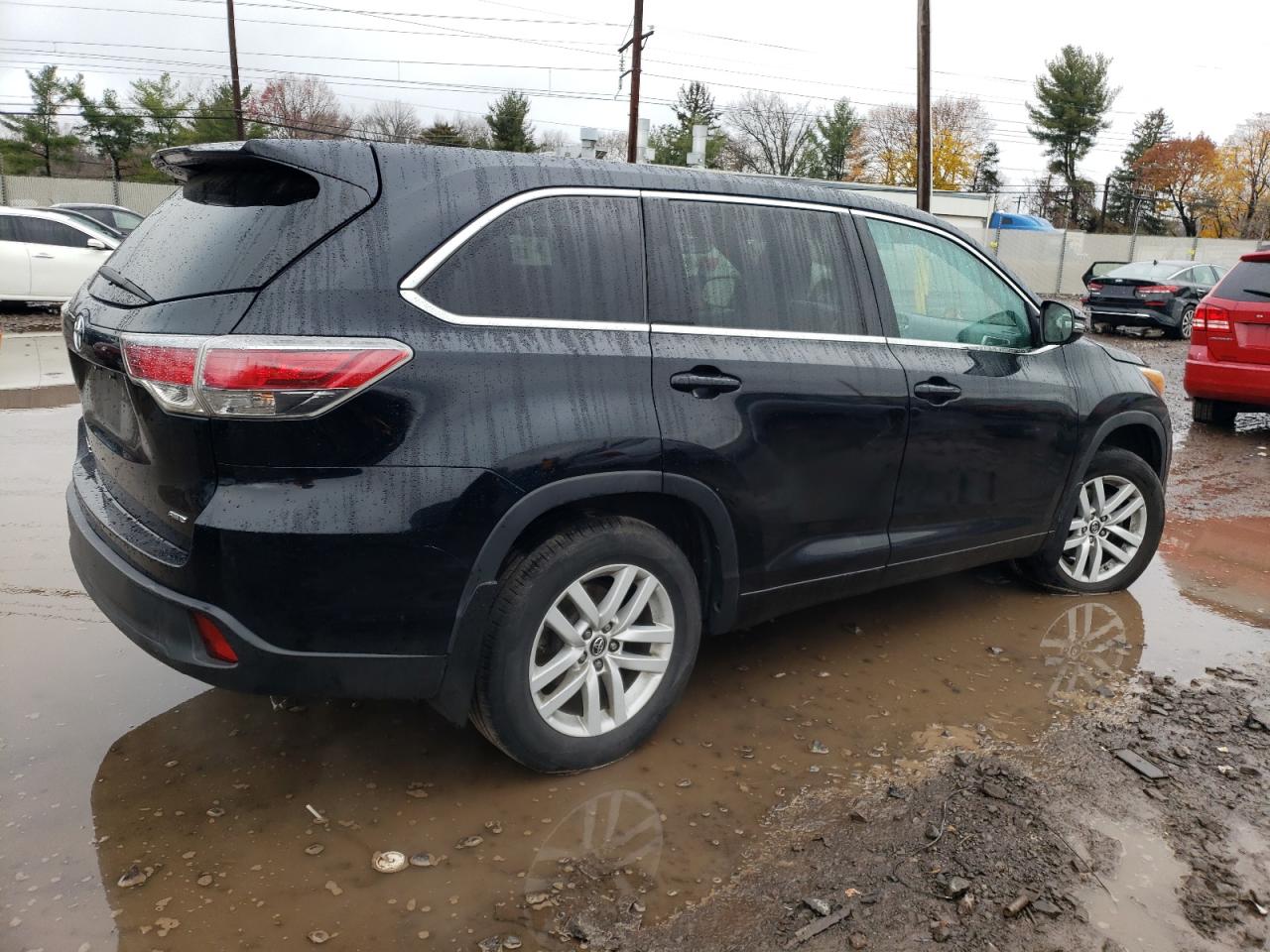 Изображение 3 2016 TOYOTA HIGHLANDER LE 2016 с VIN 5TDBKRFH0GS239219