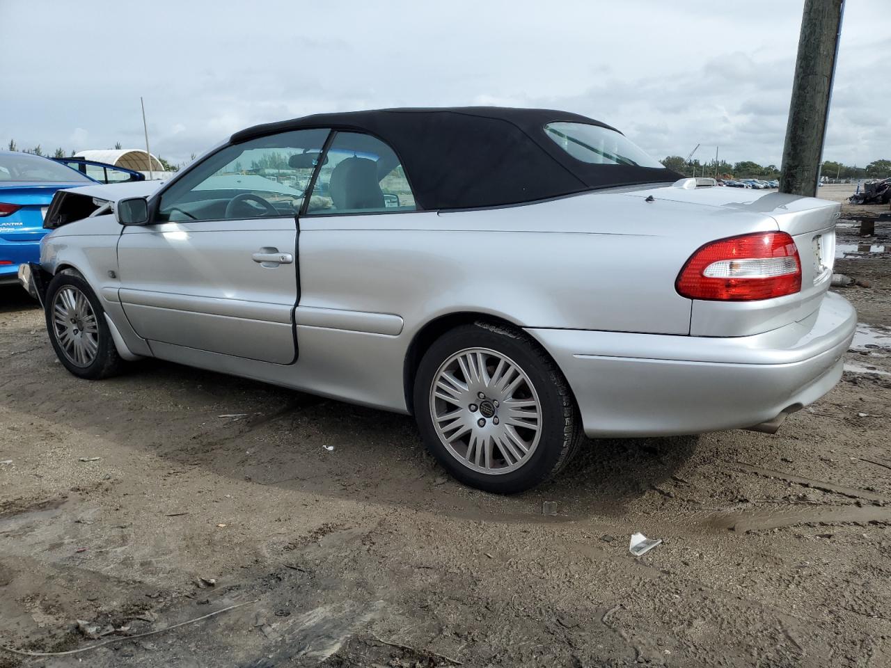 Obraz 2 z 2004 VOLVO C70 HPT 2004 z VIN YV1NC62D74J043020