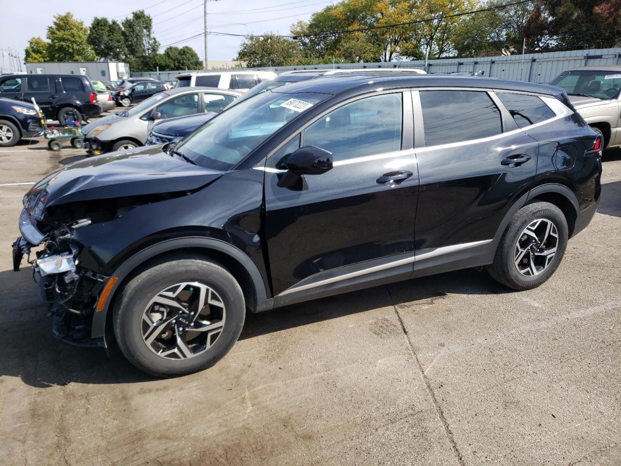 Изображение 1 2023 KIA SPORTAGE LX 2023 с VIN KNDPUCAF7P7036924