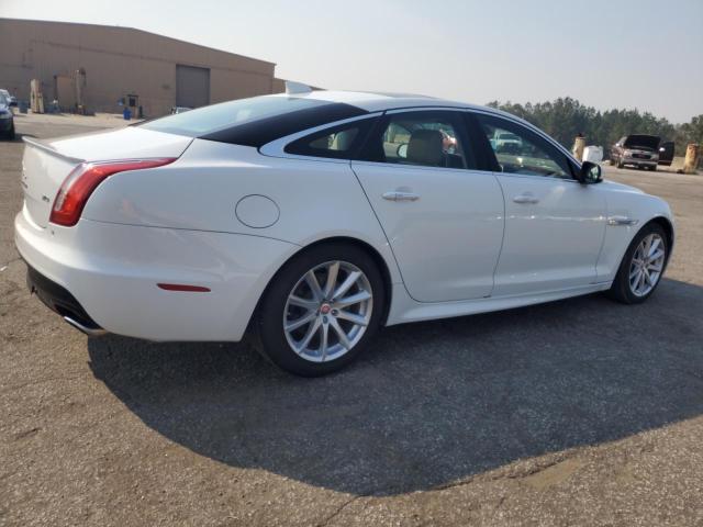 Obraz 3 z 2016 JAGUAR XJ  2016 z VIN SAJWA1C77G8V91236