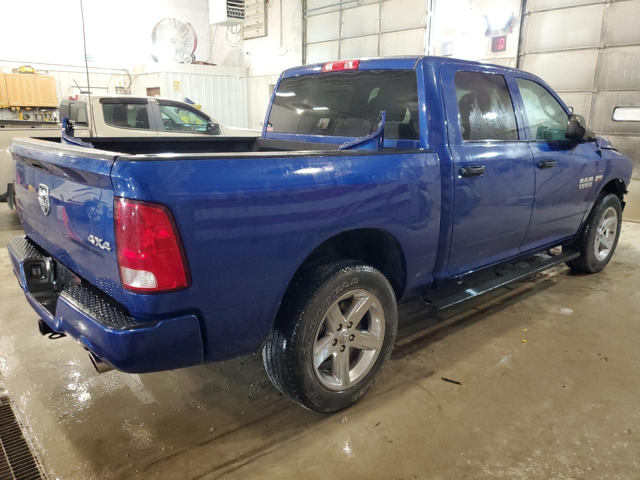 Изображение 3 2017 RAM 1500 ST 2017 с VIN 3C6RR7KT0HG746380
