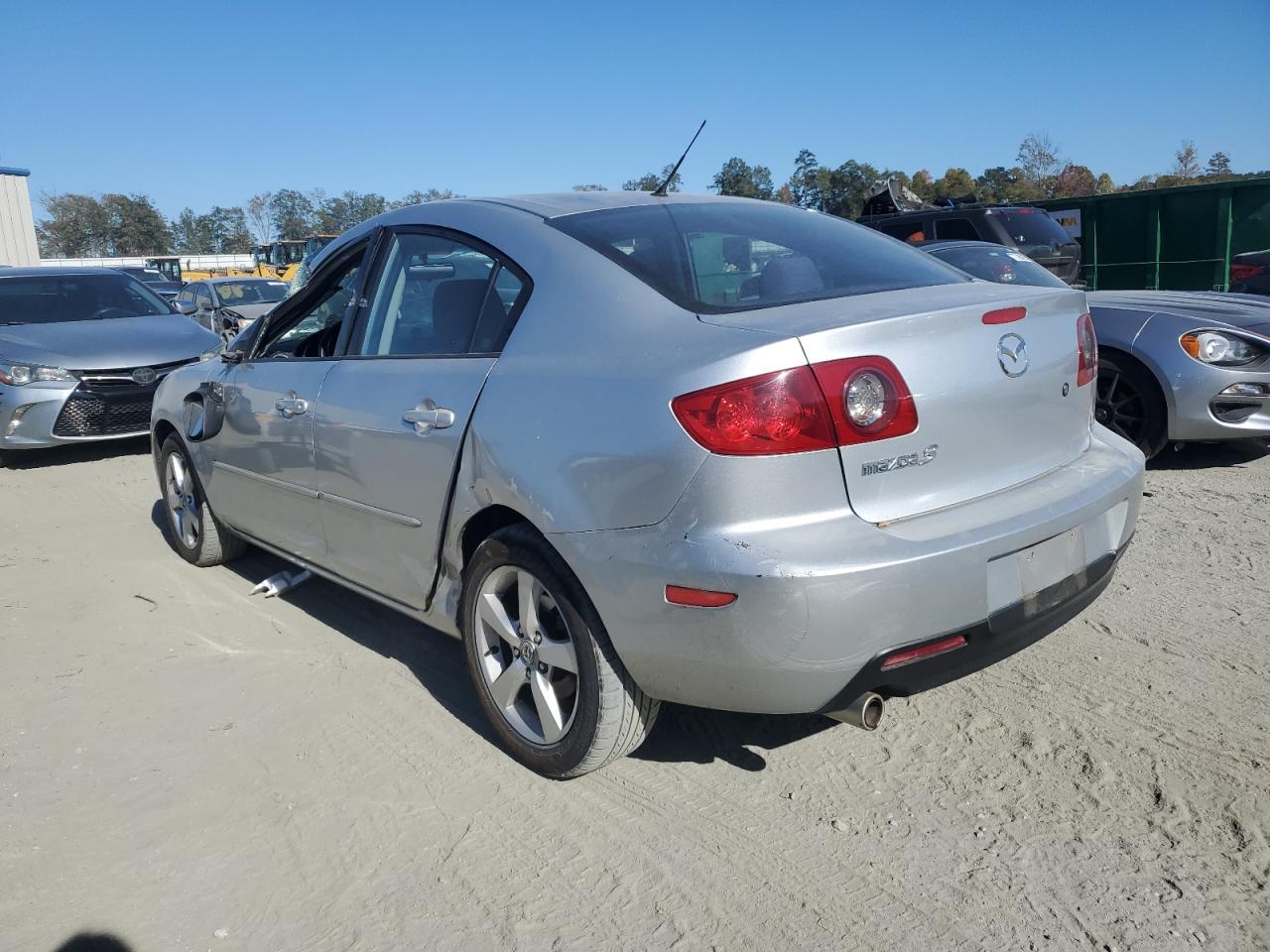 Obraz 2 z 2006 MAZDA 3 I 2006 z VIN JM1BK32G461541618