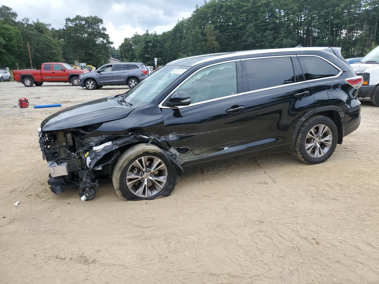 Obraz 1 z 2015 TOYOTA HIGHLANDER XLE 2015 z VIN 5TDJKRFH2FS106357