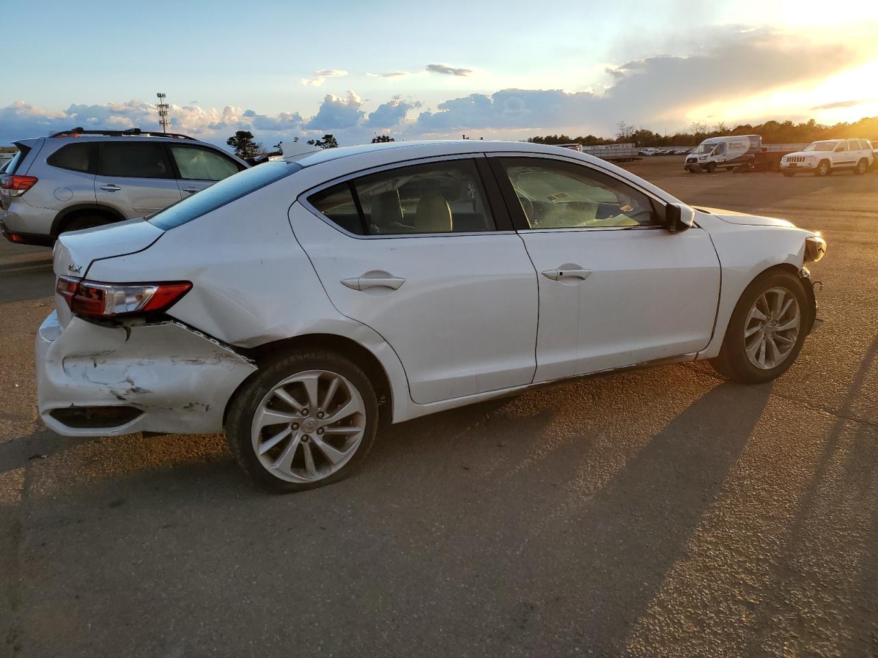 Изображение 3 2017 ACURA ILX BASE WATCH PLUS 2017 с VIN 19UDE2F37HA007454