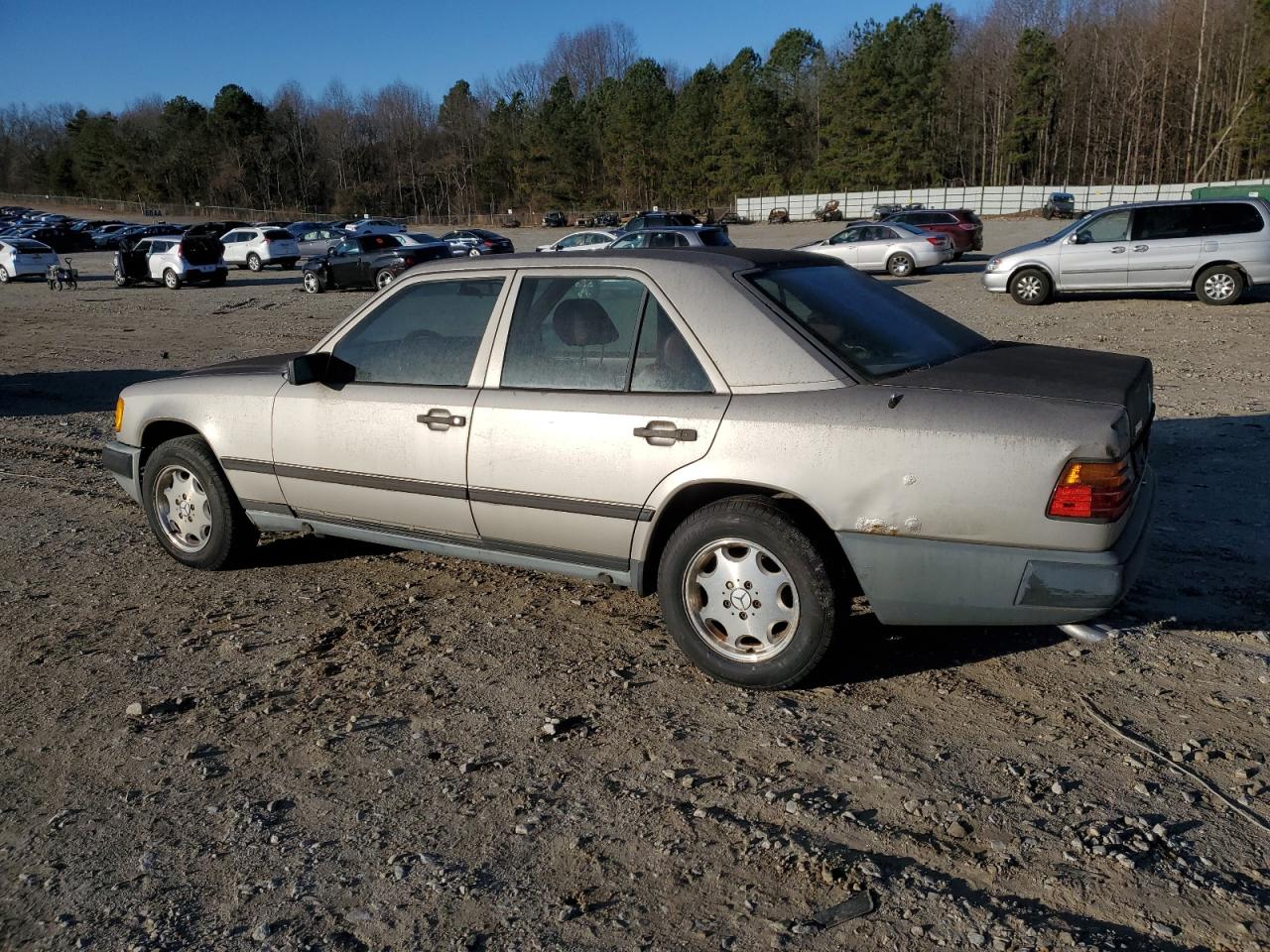 Image 2 of 1988 MERCEDES-BENZ 300 E 1988 with VIN WDBEA30D7JA631541