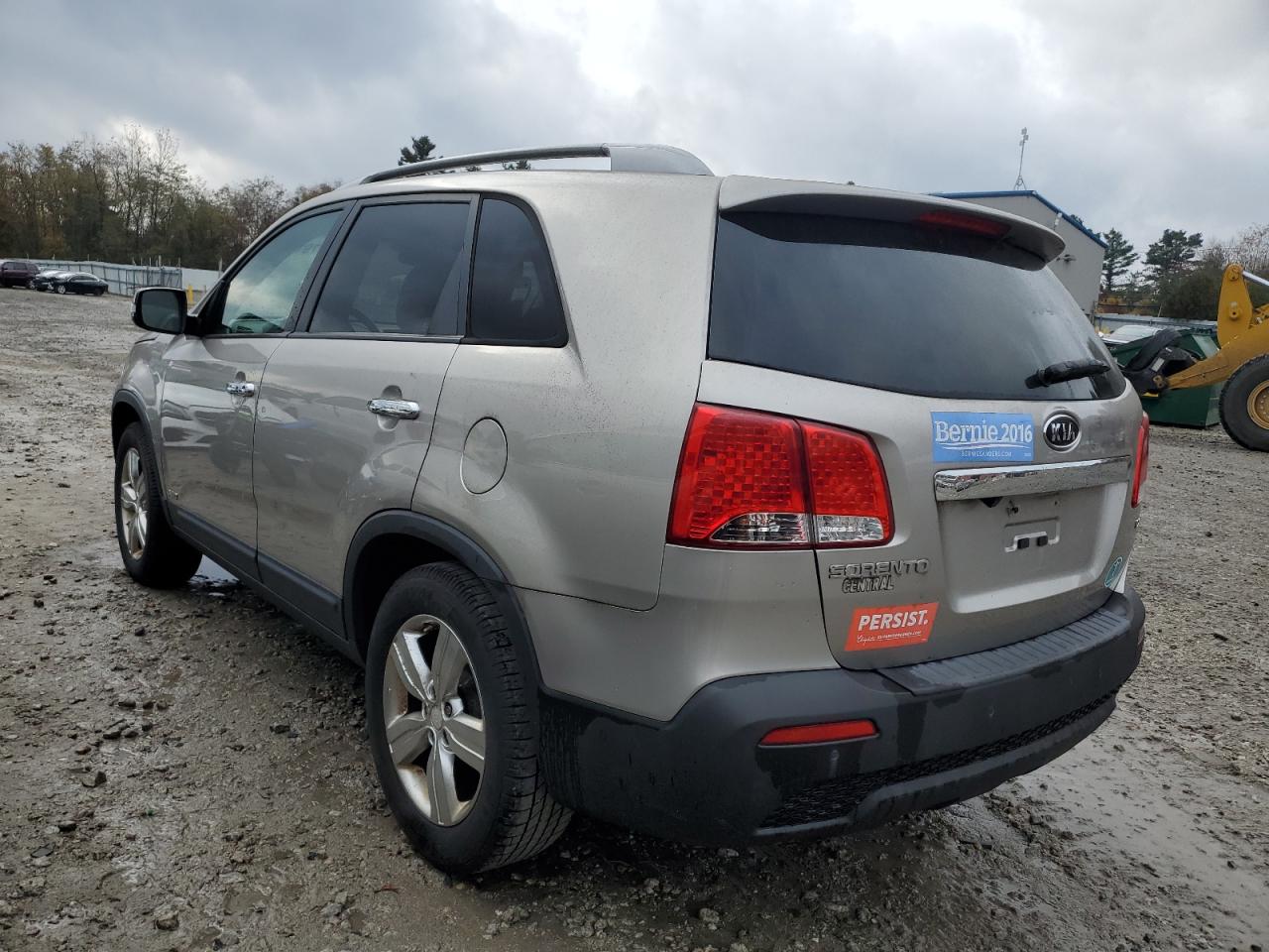 Image 2 of 2013 KIA SORENTO EX 2013 with VIN 5XYKUDA6XDG415964