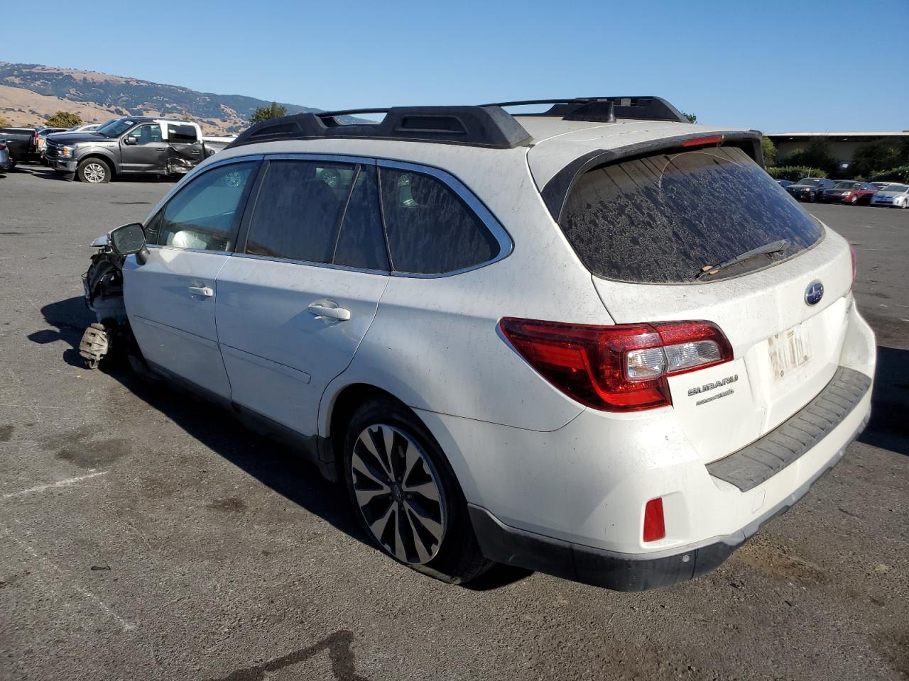 Изображение 2 2017 SUBARU OUTBACK 2.5I LIMITED 2017 с VIN 4S4BSANC6H3205002
