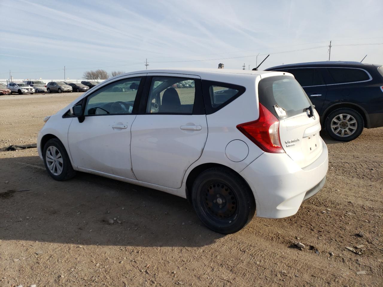 Obraz 2 z 2018 NISSAN VERSA NOTE S 2018 z VIN 3N1CE2CP8JL355282
