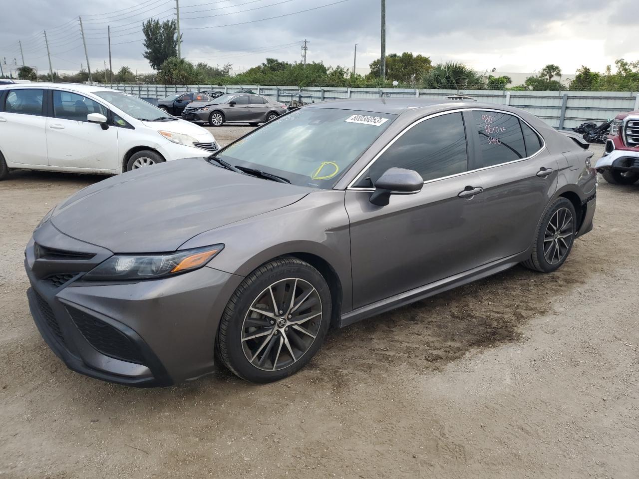 Изображение 1 2022 TOYOTA CAMRY SE 2022 с VIN 4T1T11AK3NU665180