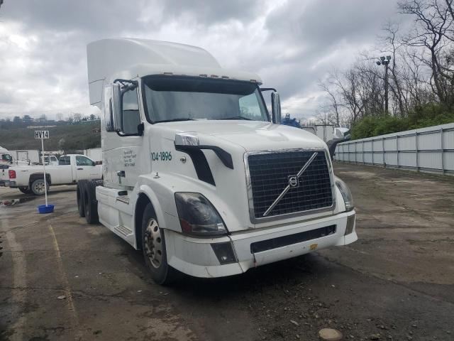 Image 1 of 2009 VOLVO VN VNL 2009 with VIN 4V4NC9TGX9N277785