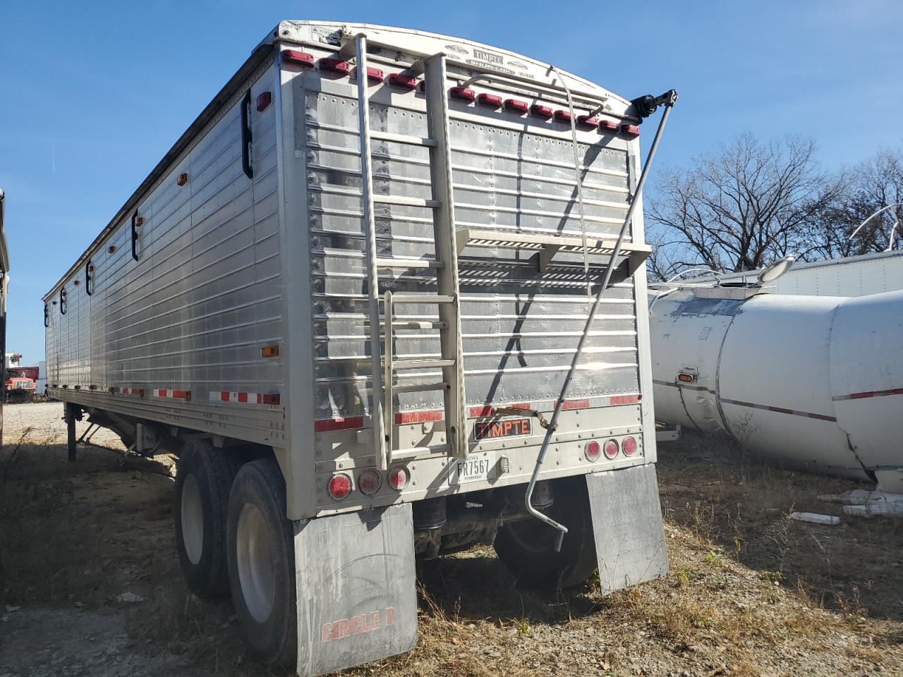 Obraz 3 z 2004 TIMP GRAINTRAIL 2004 z VIN 1TDH4222X4B103969