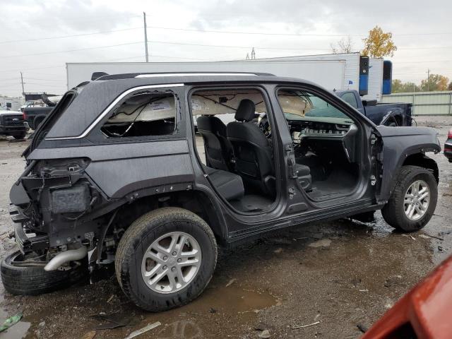 Image 3 of 2022 JEEP GRAND CHEROKEE LAREDO 2022 with VIN 1C4RJHAG3N8620400