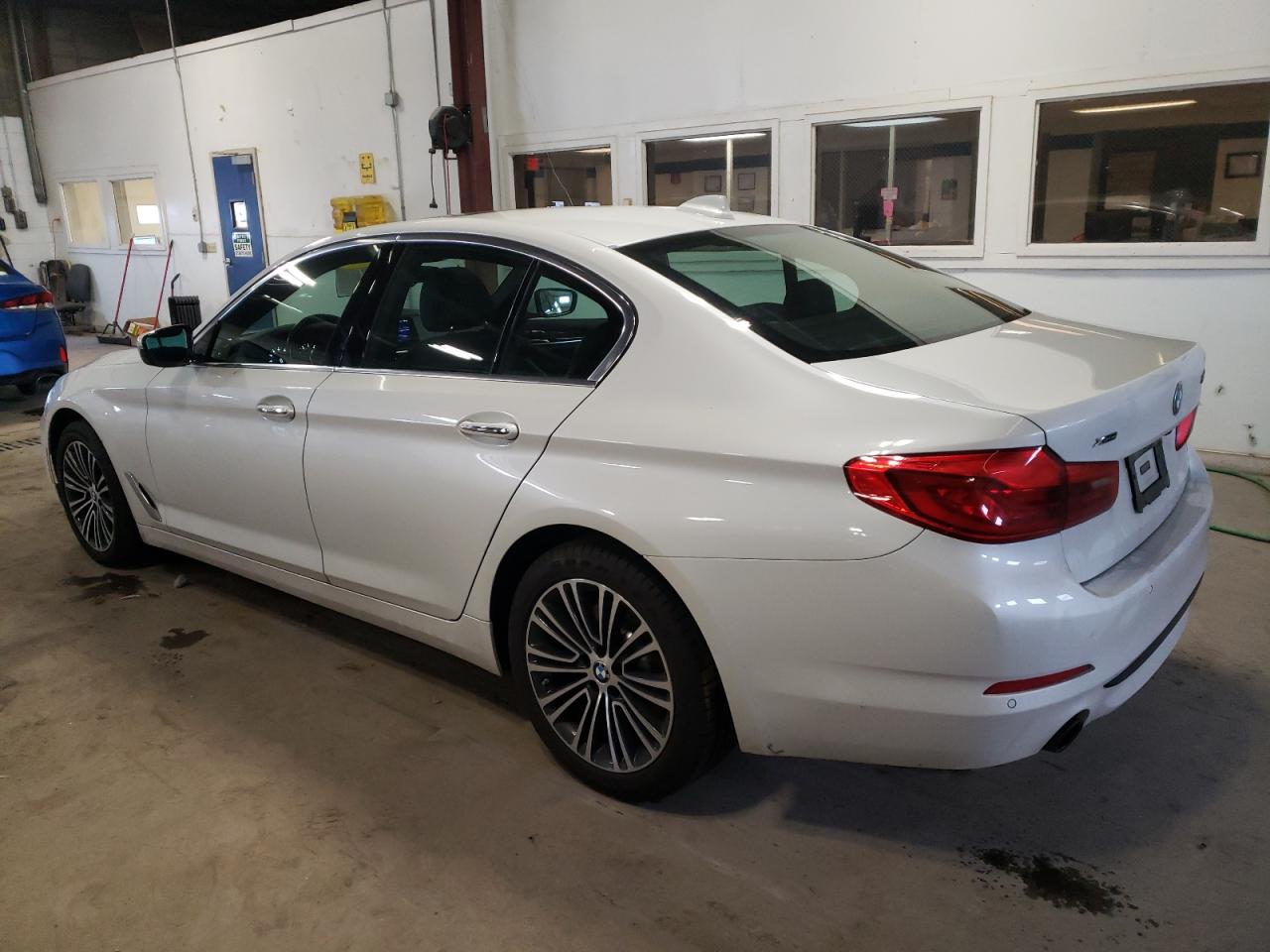 Image 2 of 2018 BMW 530 XI 2018 with VIN WBAJA7C59JWA74338