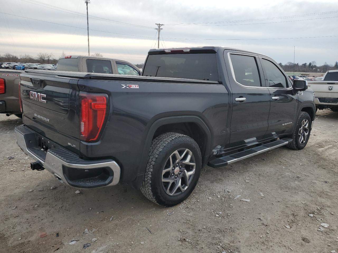 Image 3 of 2022 GMC SIERRA K1500 SLT 2022 with VIN 3GTUUDED2NG608775