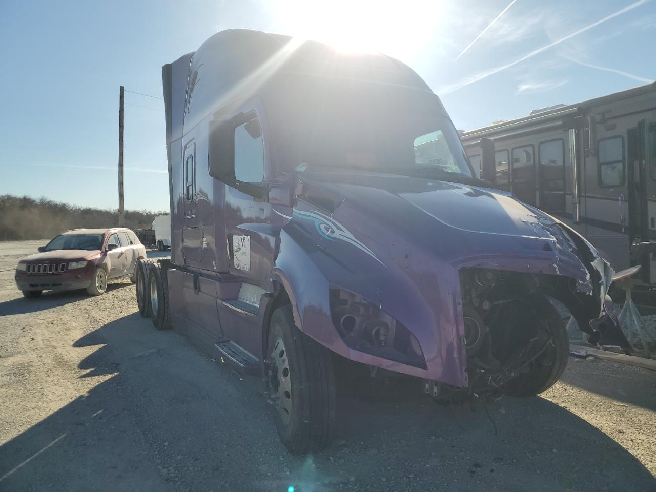 2020 FREIGHTLINER CASCADIA 126  2020 image