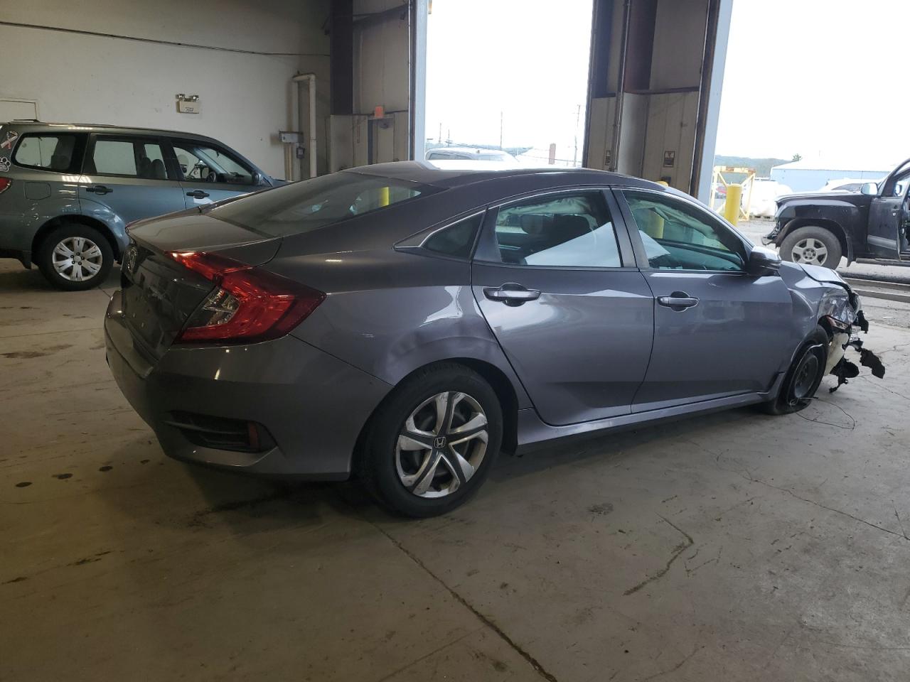 Изображение 3 2017 HONDA CIVIC LX 2017 с VIN 19XFC2F52HE008958