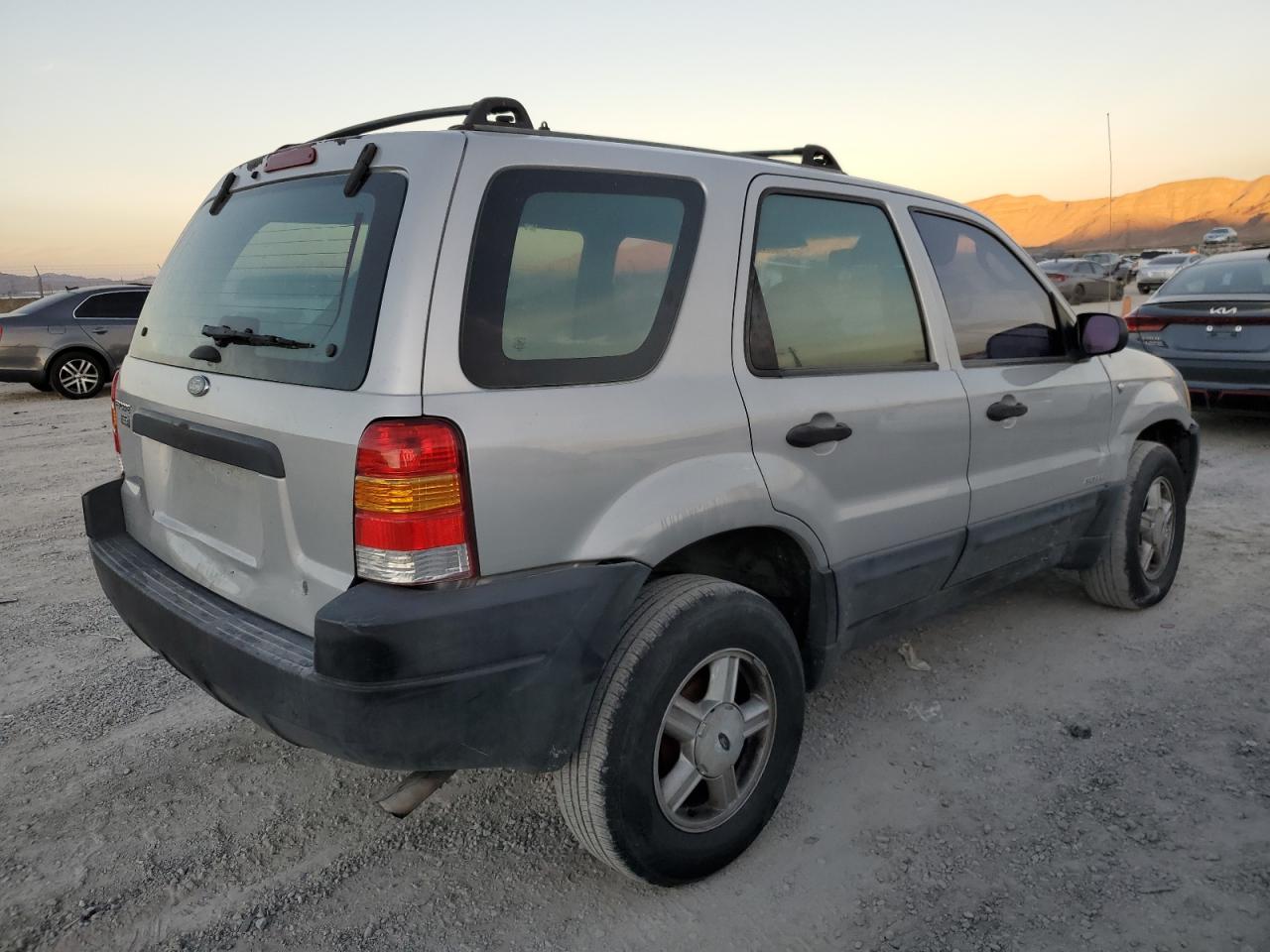 Изображение 3 2002 FORD ESCAPE XLS 2002 с VIN 1FMYU02162KB03777