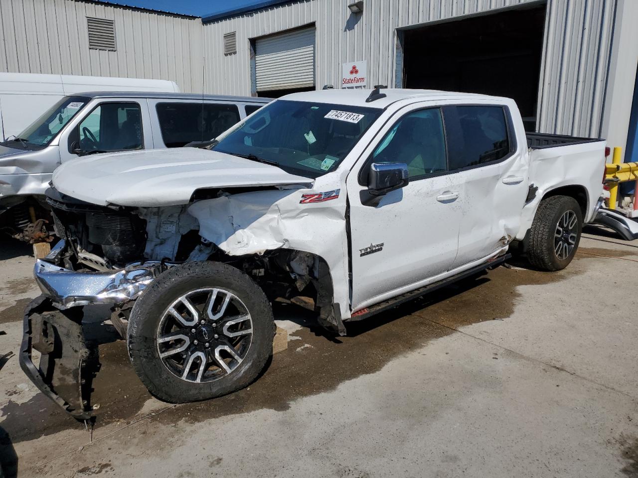 Image 1 of 2020 CHEVROLET SILVERADO K1500 LT 2020 with VIN 3GCUYDED5LG186776