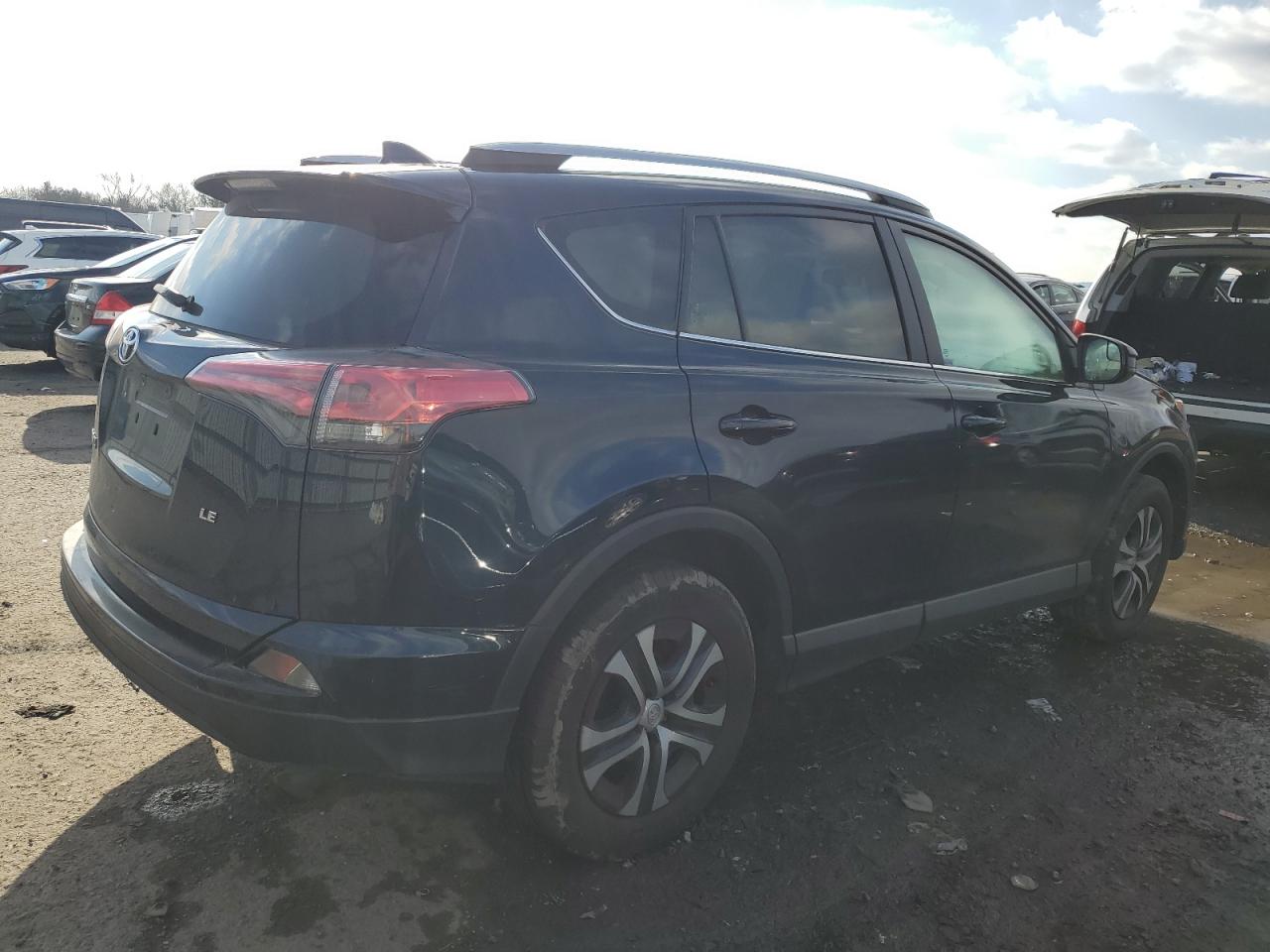 Изображение 3 2017 TOYOTA RAV4 LE 2017 с VIN 2T3ZFREV0HW320148