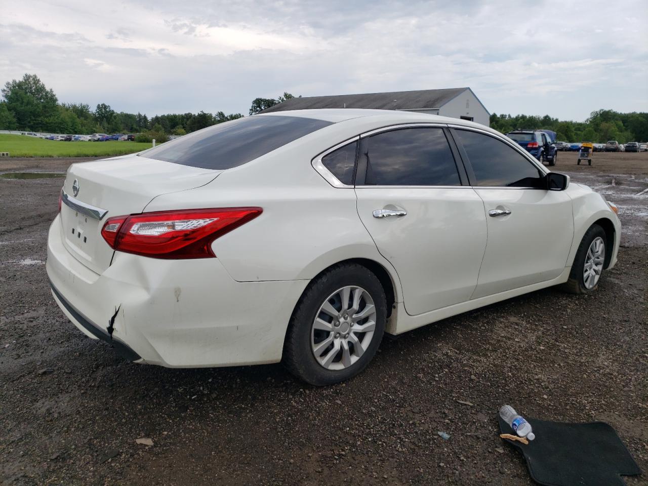 Obraz 3 z 2017 NISSAN ALTIMA 2.5 2017 z VIN 1N4AL3AP4HN332911