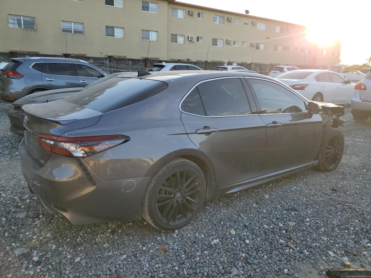 Изображение 3 2021 TOYOTA CAMRY XSE 2021 с VIN 4T1K61AK7MU572156