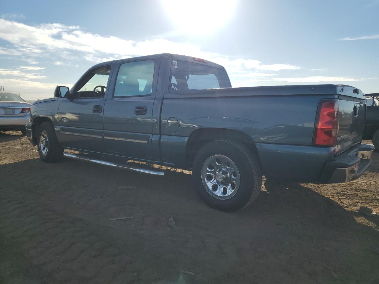 Image 2 of 2007 CHEVROLET SILVERADO C1500 CLASSIC CREW CAB 2007 with VIN 2GCEC13V971175842