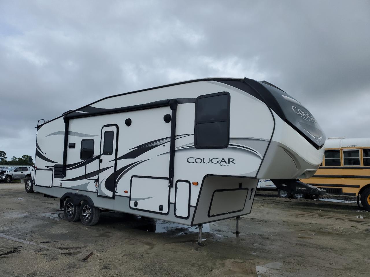 Image 1 of 2021 COUG 5TH WHEEL 2021 with VIN 4YDF25R25MV503597