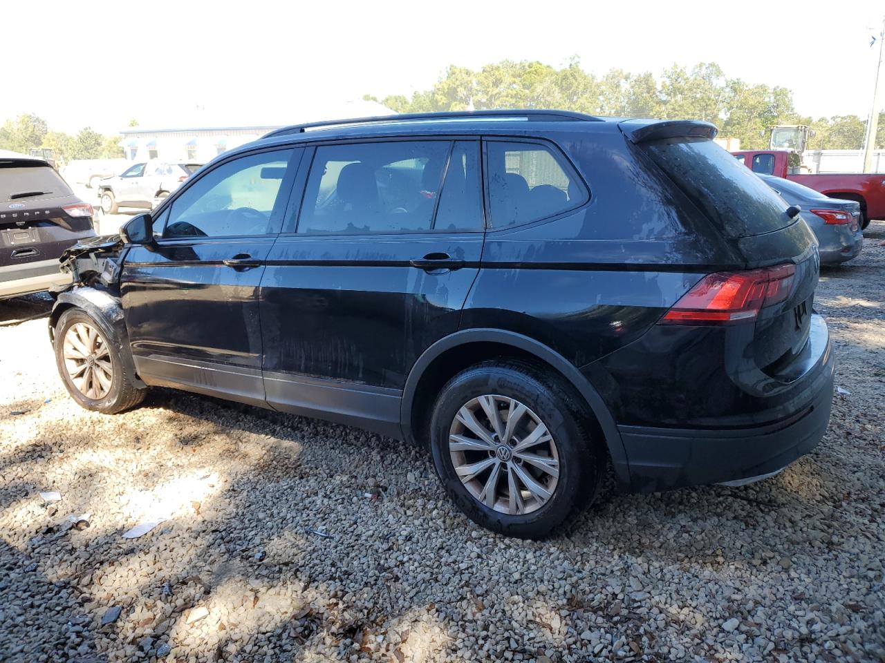 Obraz 2 z Volkswagen Tiguan S 2018 z VIN 3VV1B7AXXJM064565
