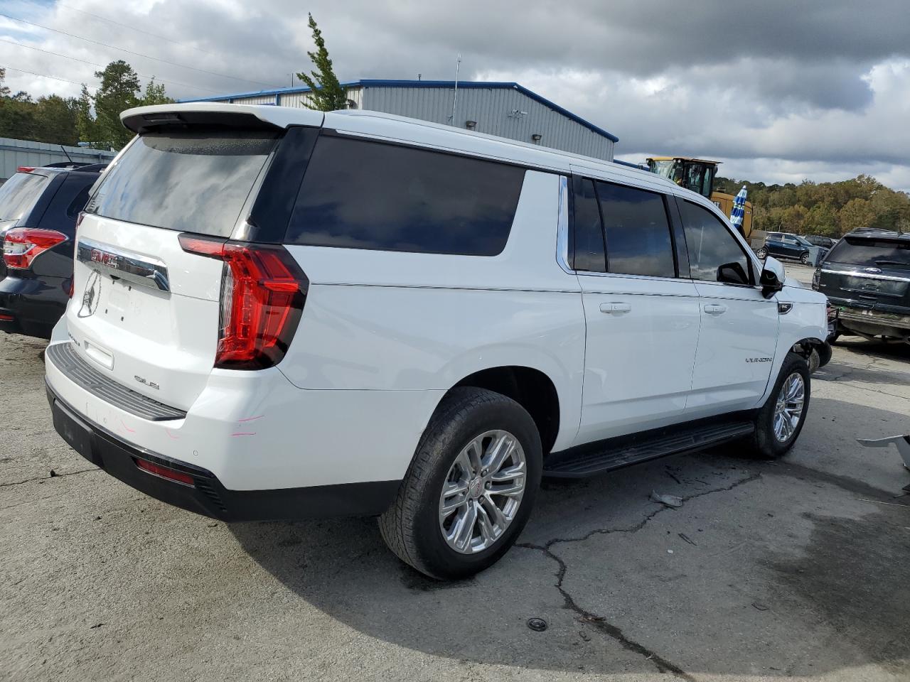 Obraz 3 z 2022 GMC YUKON XL K1500 SLE 2022 z VIN 1GKS2FKD1NR222933