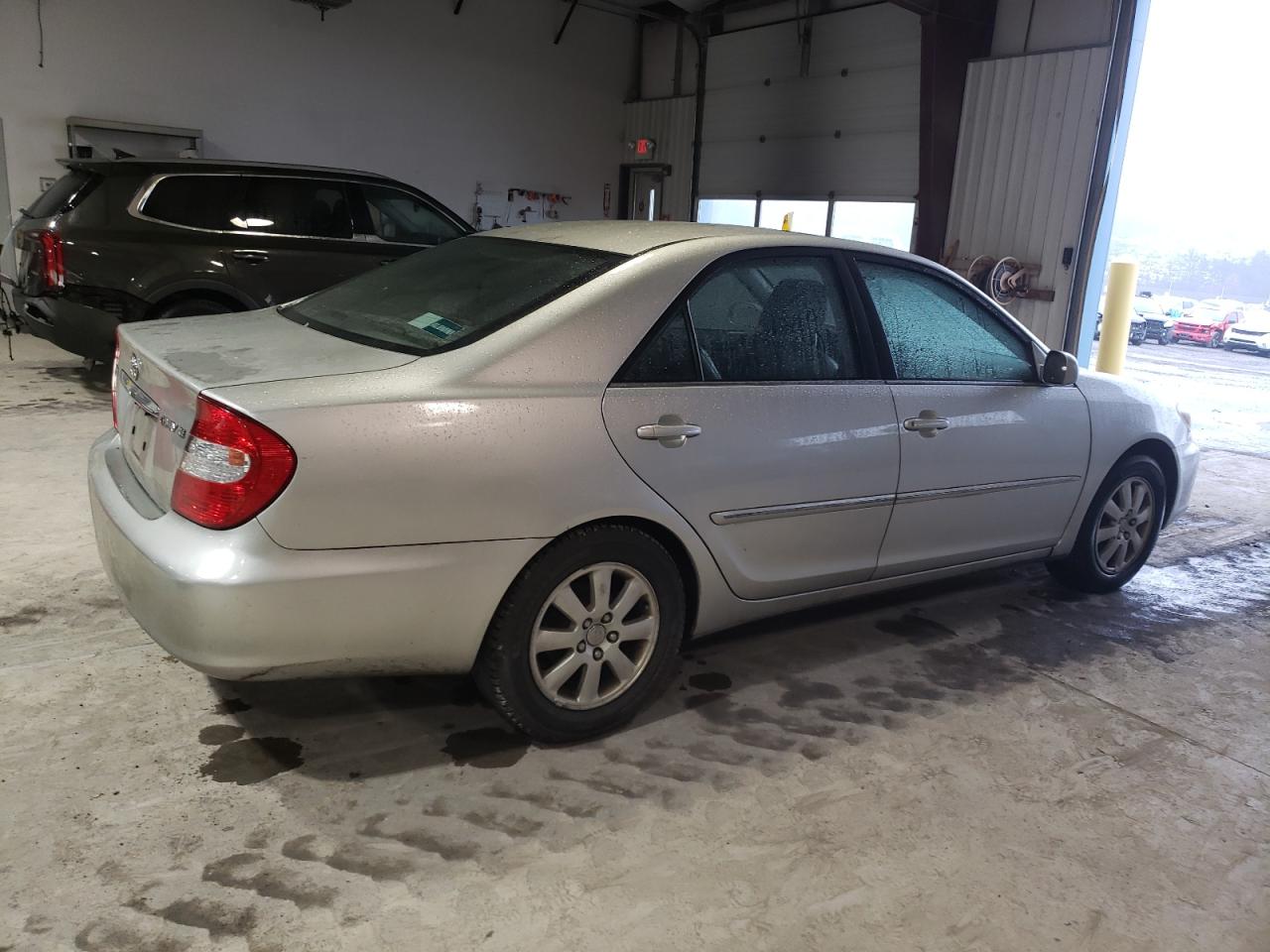 Изображение 3 2003 TOYOTA CAMRY LE 2003 с VIN 4T1BE30K03U204884