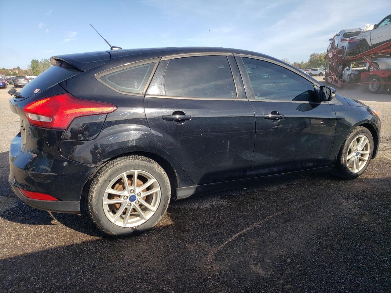 Изображение 3 Ford Focus Se 2016 с VIN 1FADP3K26GL327496
