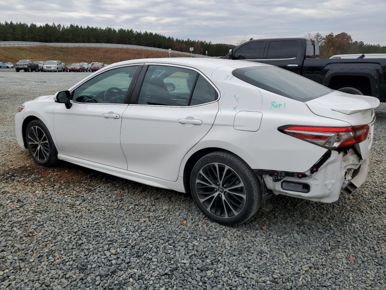 Изображение 2 2018 TOYOTA CAMRY L 2018 с VIN 4T1B11HK1JU144325