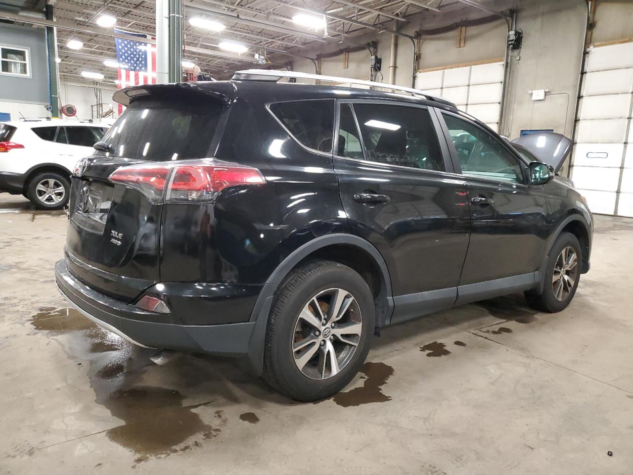 Изображение 3 2017 TOYOTA RAV4 XLE 2017 с VIN 2T3RFREV3HW686539