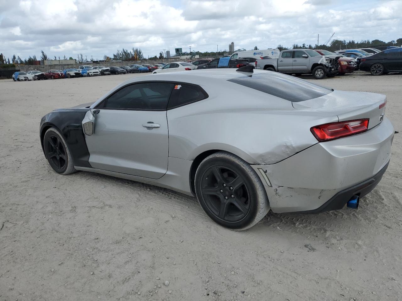Изображение 2 2017 CHEVROLET CAMARO LT 2017 с VIN 1G1FB1RX6H0136051