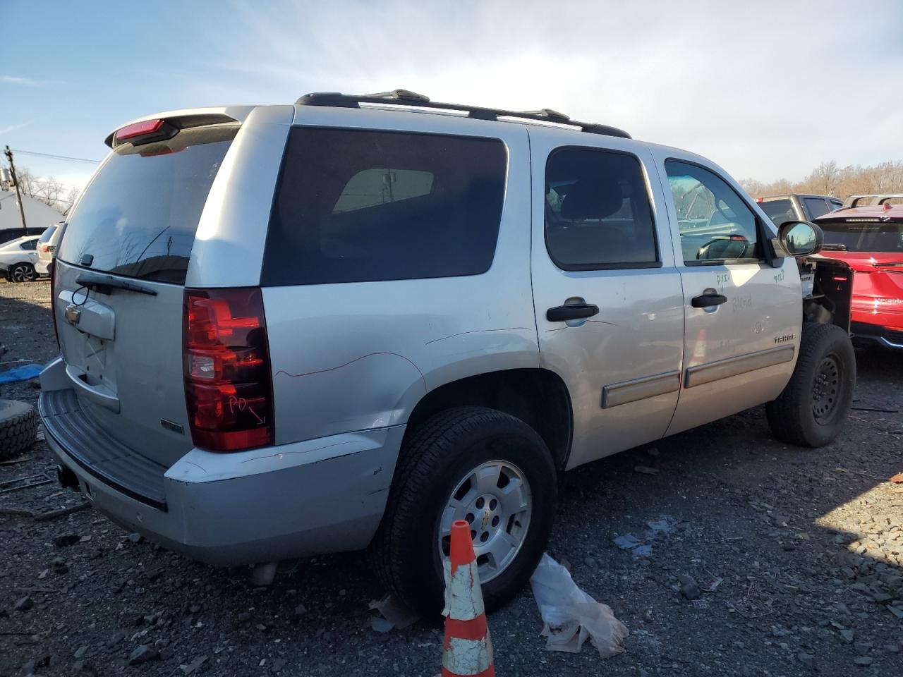 Изображение 3 2010 CHEVROLET TAHOE K1500 LS 2010 с VIN 1GNUKAE0XAR173278