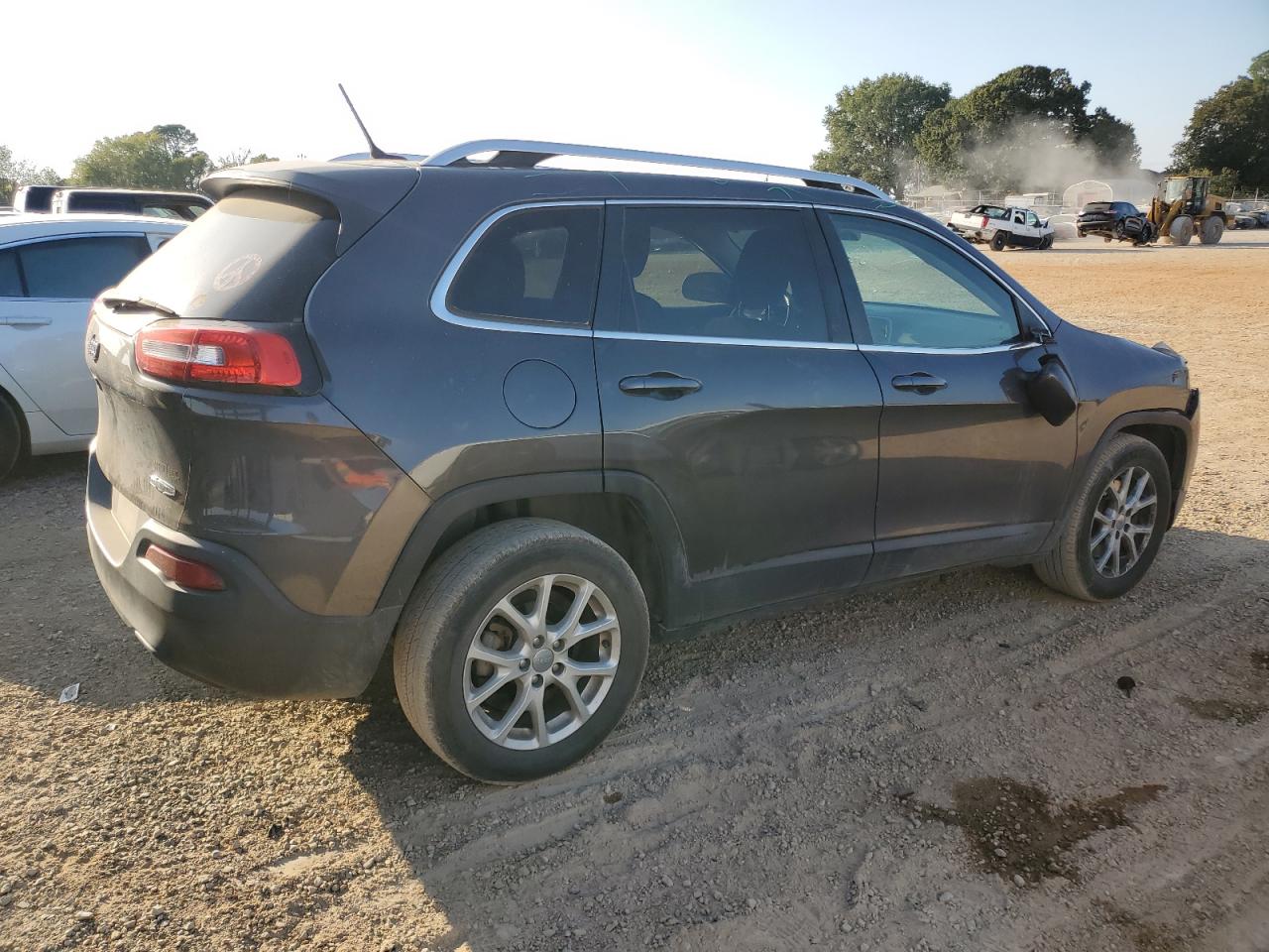 Image 3 of 2015 JEEP CHEROKEE LATITUDE 2015 with VIN 1C4PJLCB3FW601712