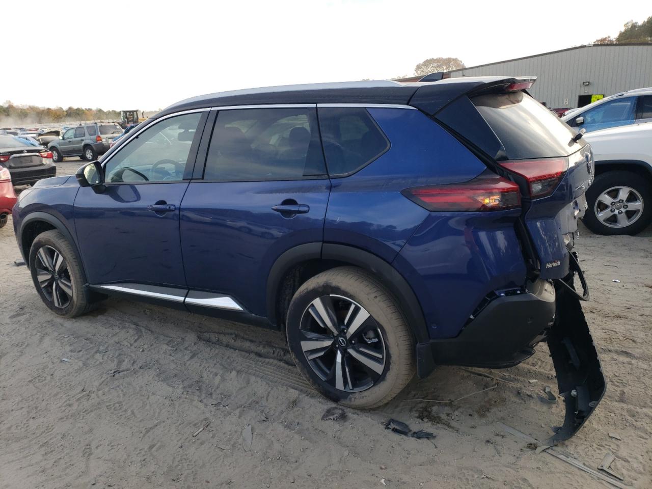 Изображение 2 2023 NISSAN ROGUE SL 2023 с VIN JN8BT3CB7PW479124