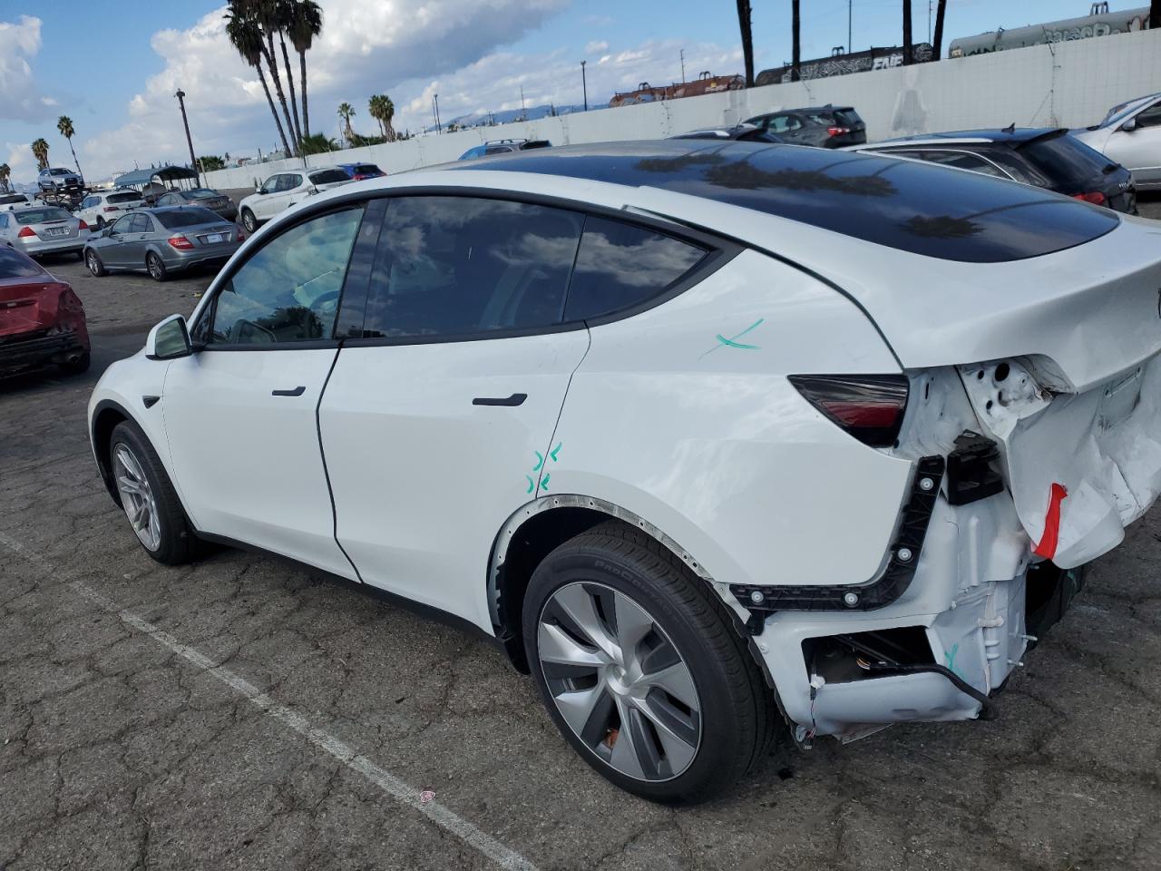 Obraz 2 z 2022 TESLA MODEL Y  2022 z VIN 7SAYGDEEXNF551963
